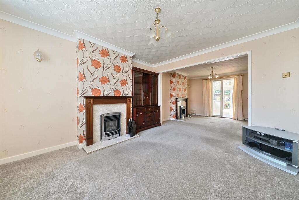 living room h.jpg
