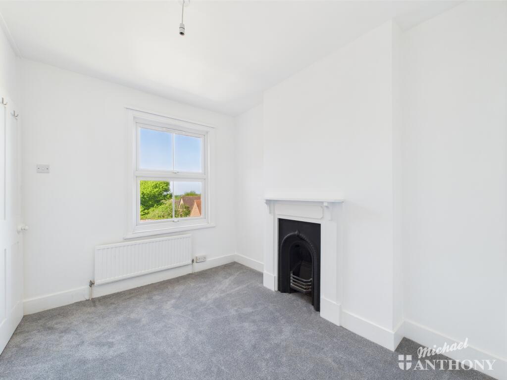 CAM02773G0-PR0285-STILL004