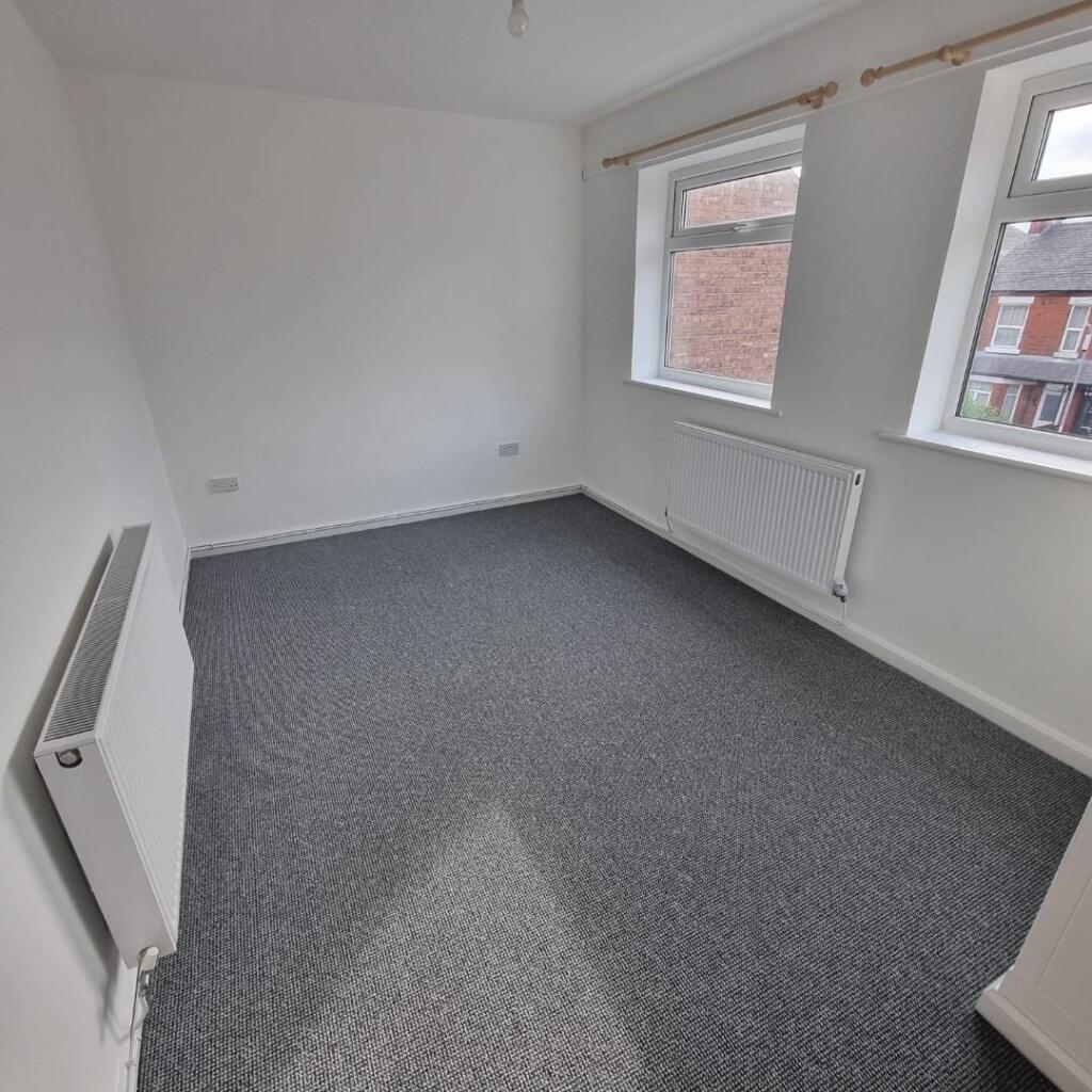 Bedroom 1.jpg