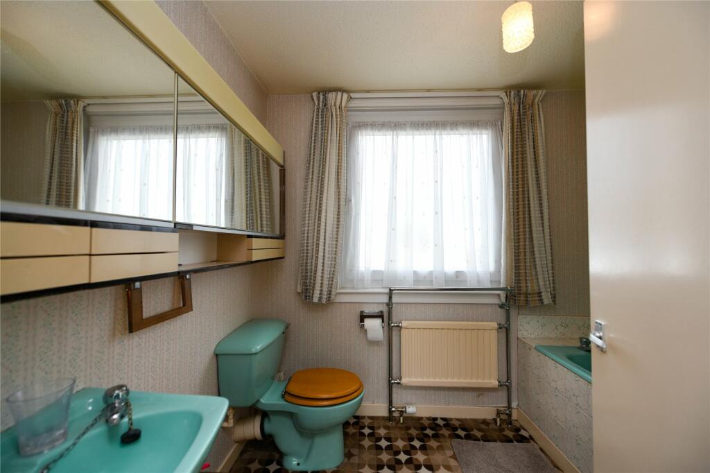 En-Suite Bathroom