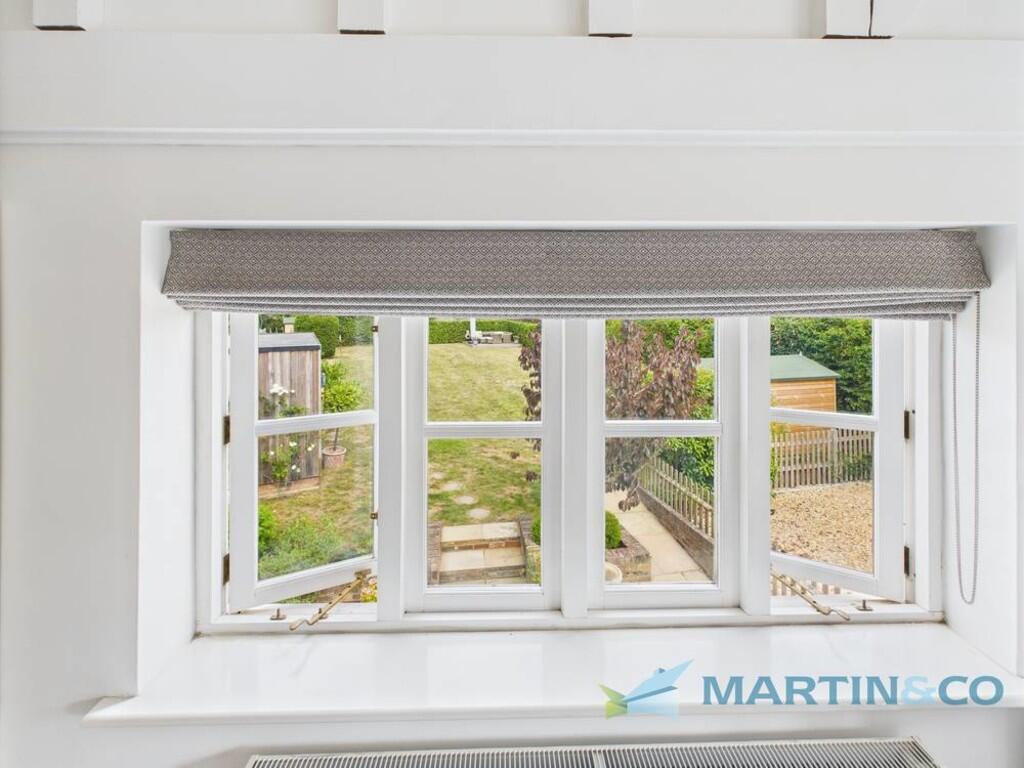 CAM02145G0-PR0073...