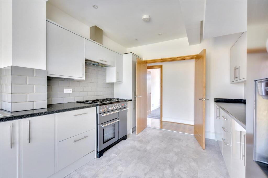 Kitchen: Dining_2.jpeg