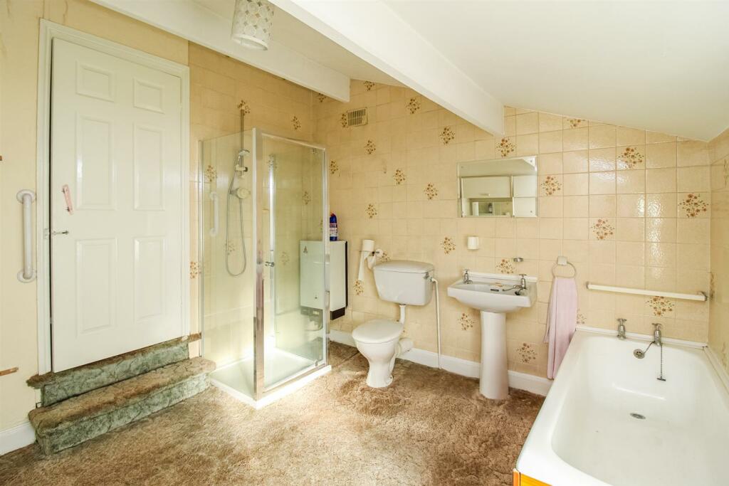 BATHROOM/W.C.