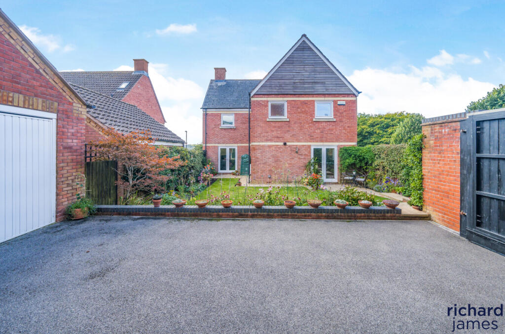 f8a7b9d4-07a4-424...