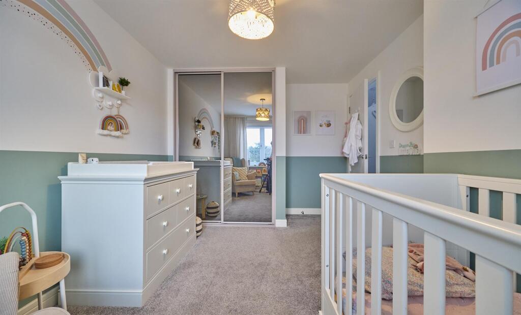 Notleyfield Close 8.jpg