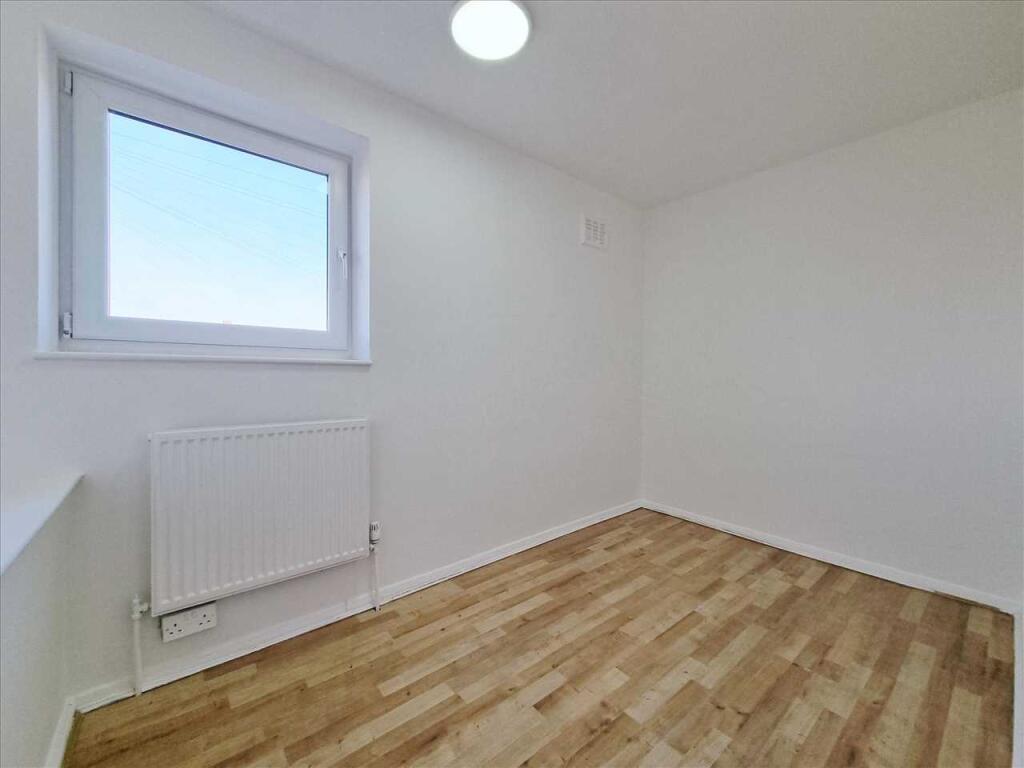 Bedroom 3:
