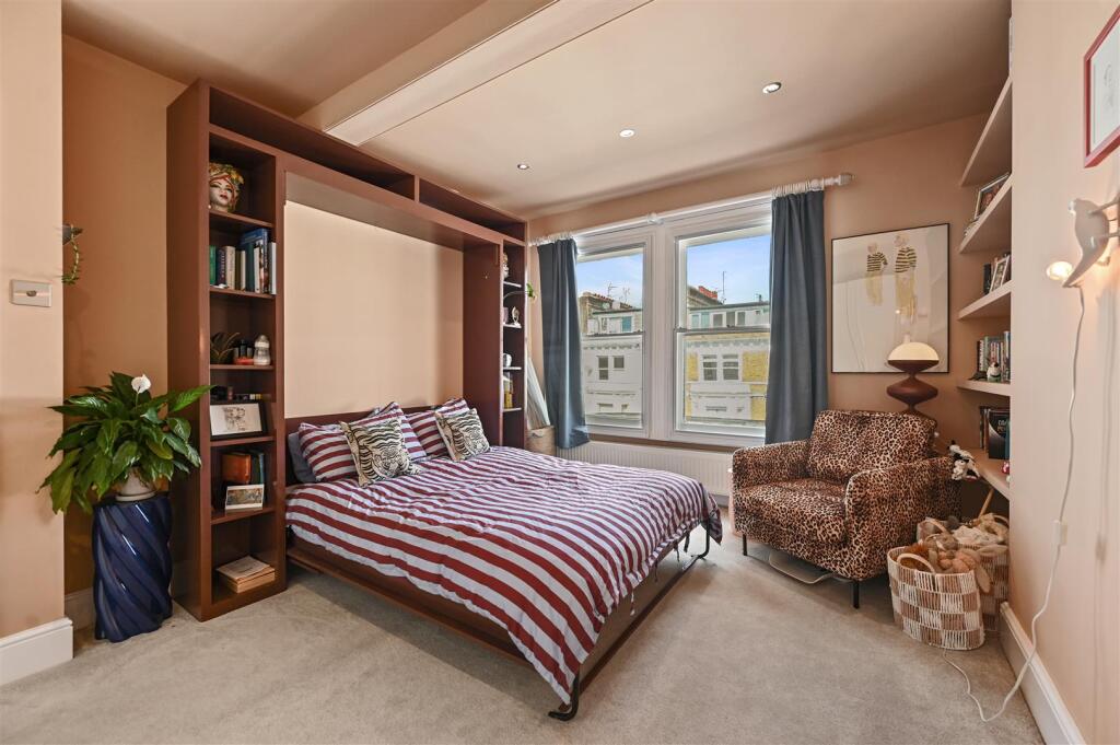 Sinclair Gardens - BedroomC3