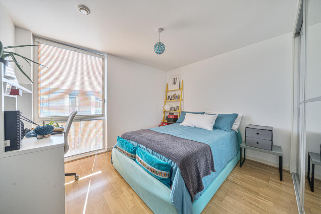 1349750-12-68c43a...