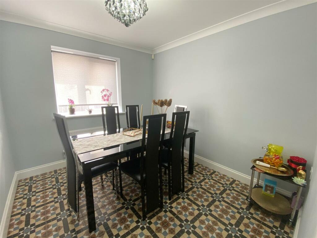 Dining Room.jpg