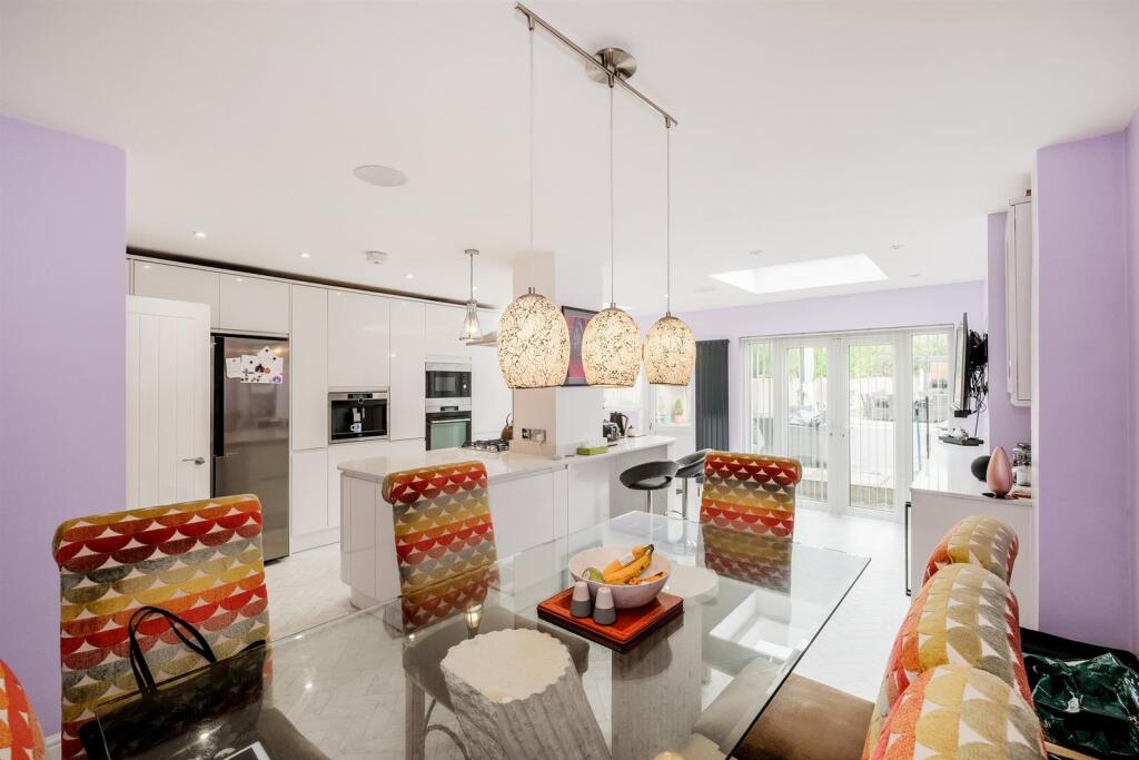 Larkswood Road-24.jpg