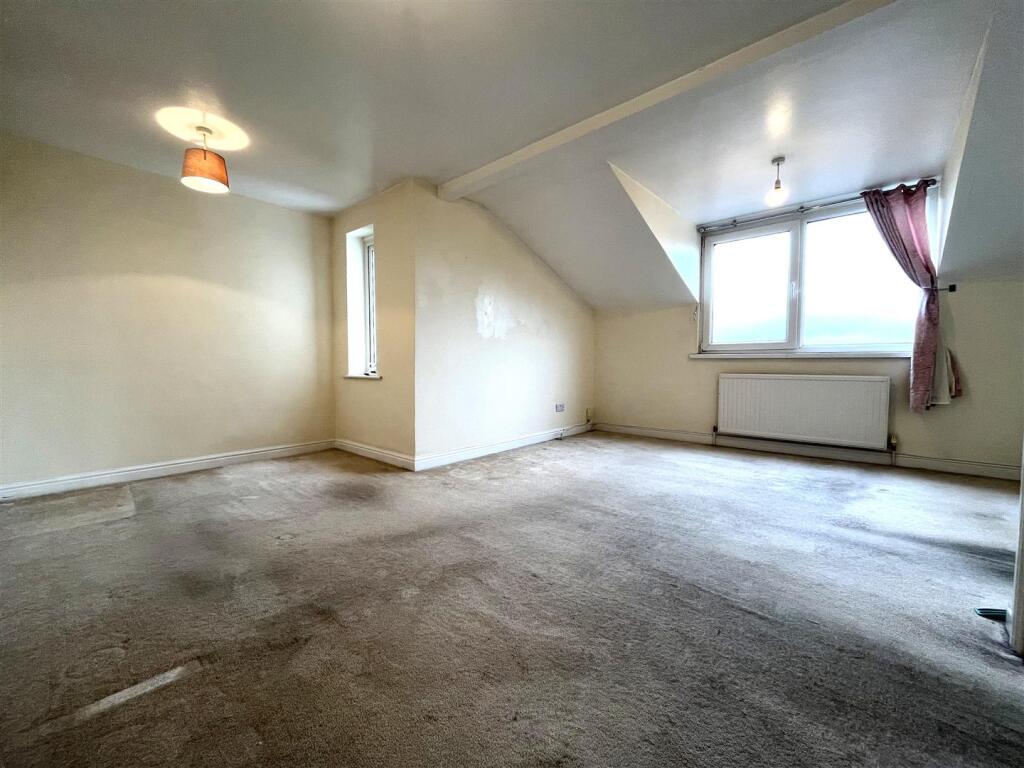 Living room 1.jpg
