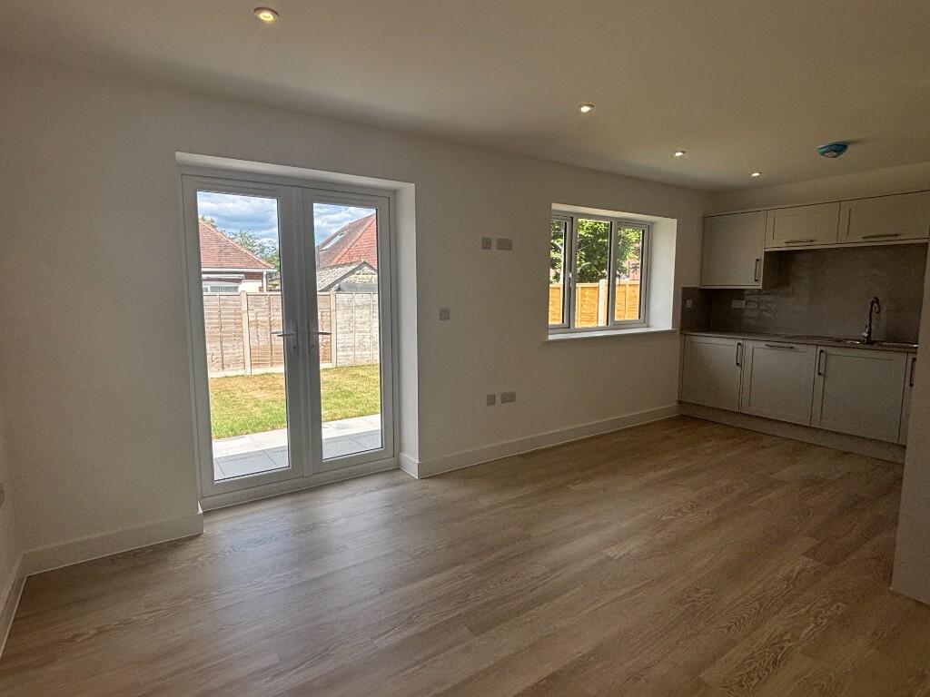 Rear Facing Lounge 