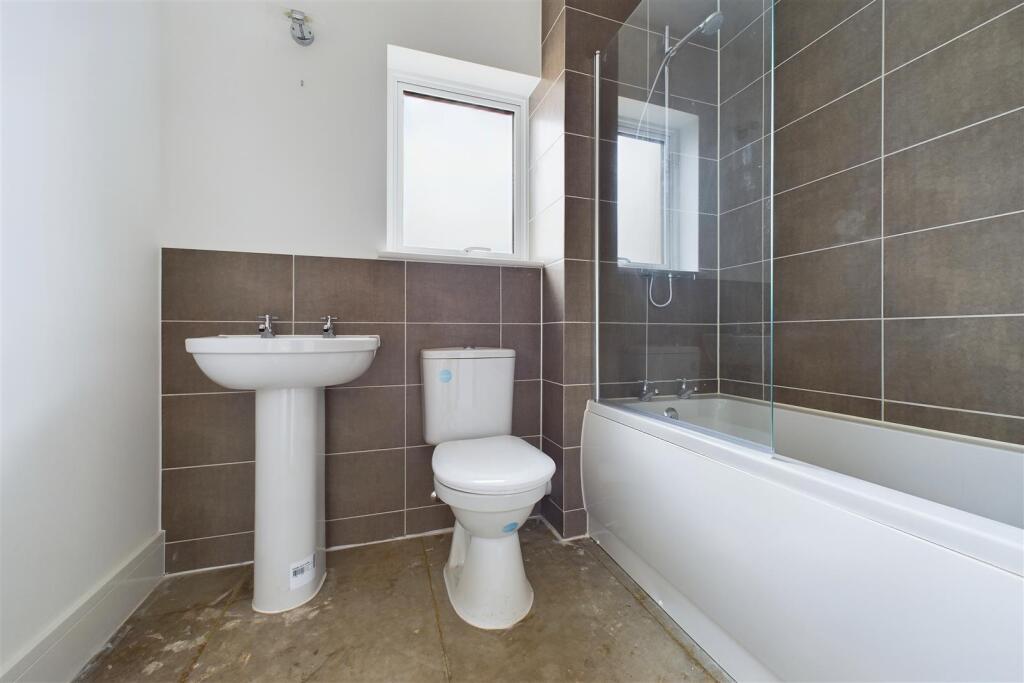 1 and 3, Mulberry Close Abergavenny, NP7 5ES | Fre