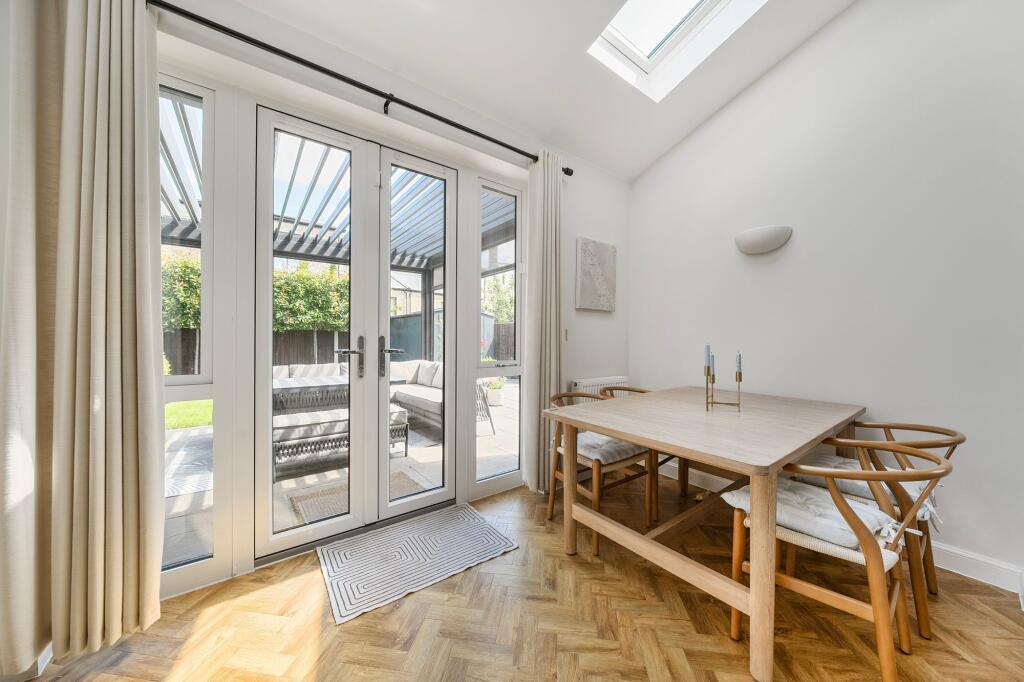 Lounge / Dining Room