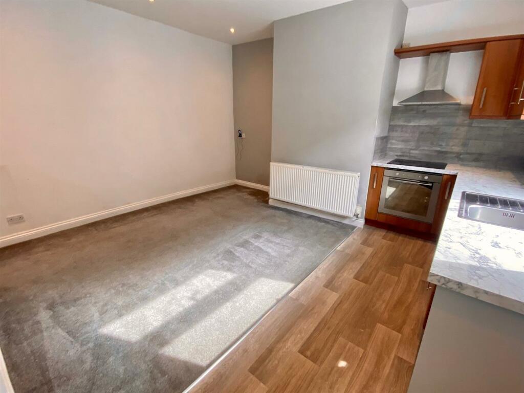 hirst street 15 lounge 2.jpg