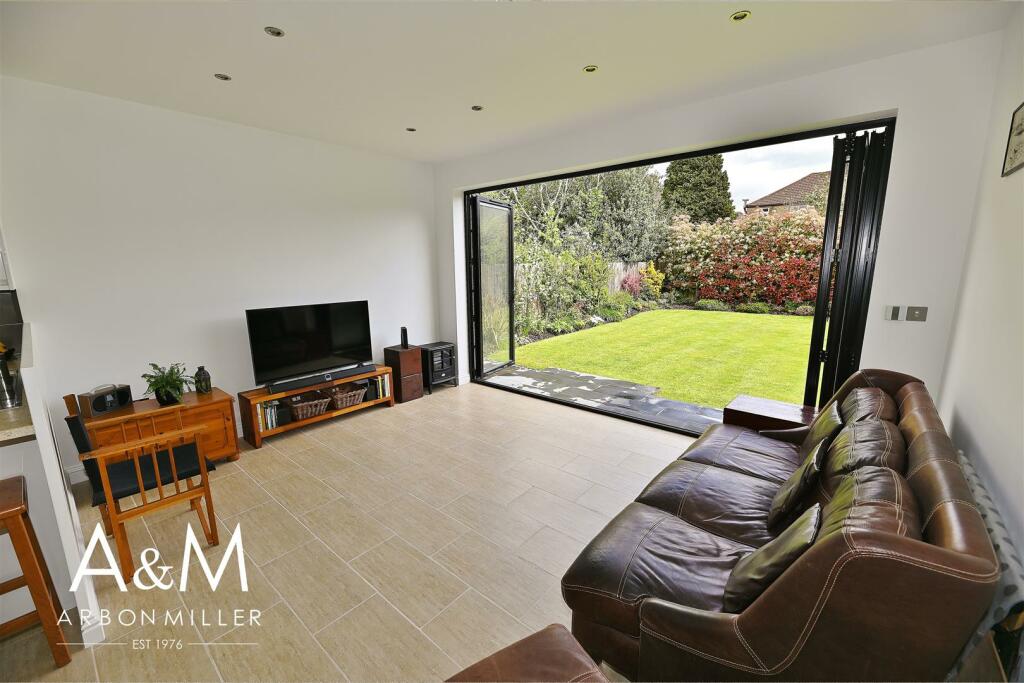 Open Plan Kitchen/Lounge