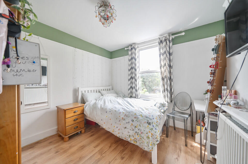 bedroom2