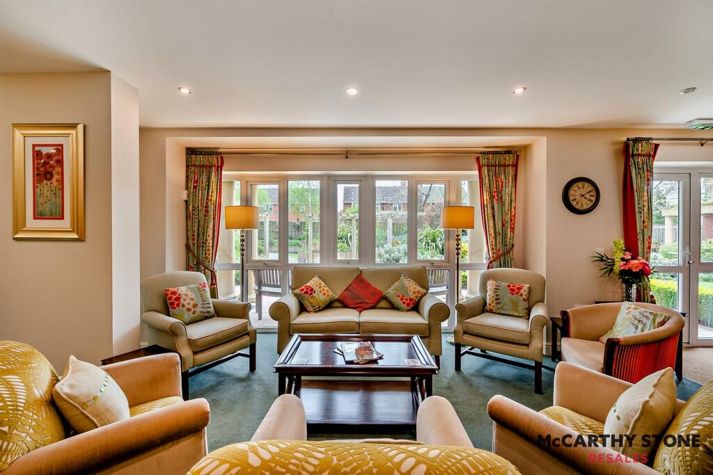 Homeowners Lounge