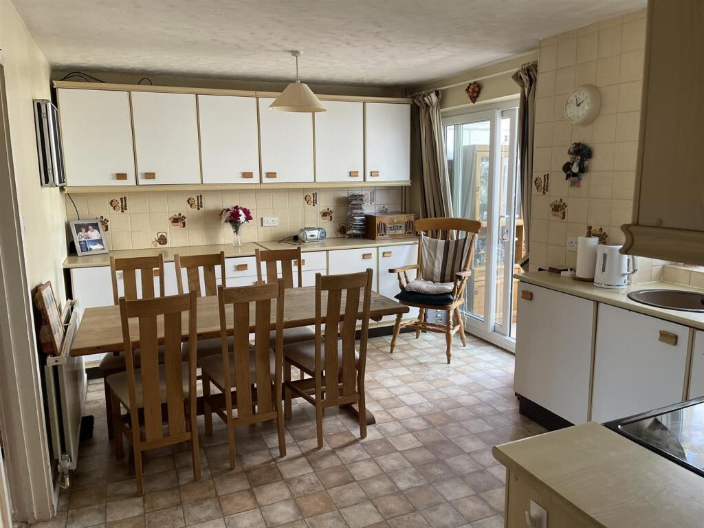Kitchen.JPEG