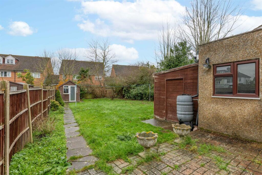 4 Holme Close-12.jpg
