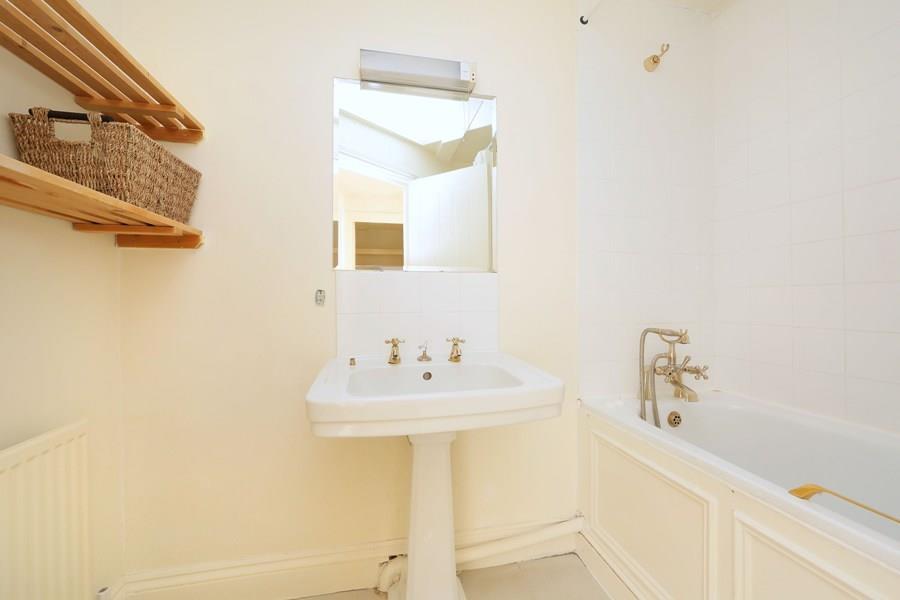 3_33_leathwaite_road