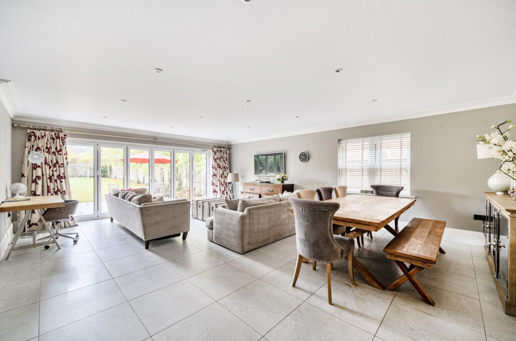 1365747-11-68ecbf...