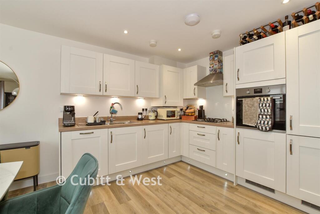 Lounge/Kitchen
