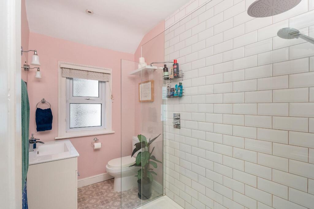 1W5R3ATN - Bathroom B.jpg