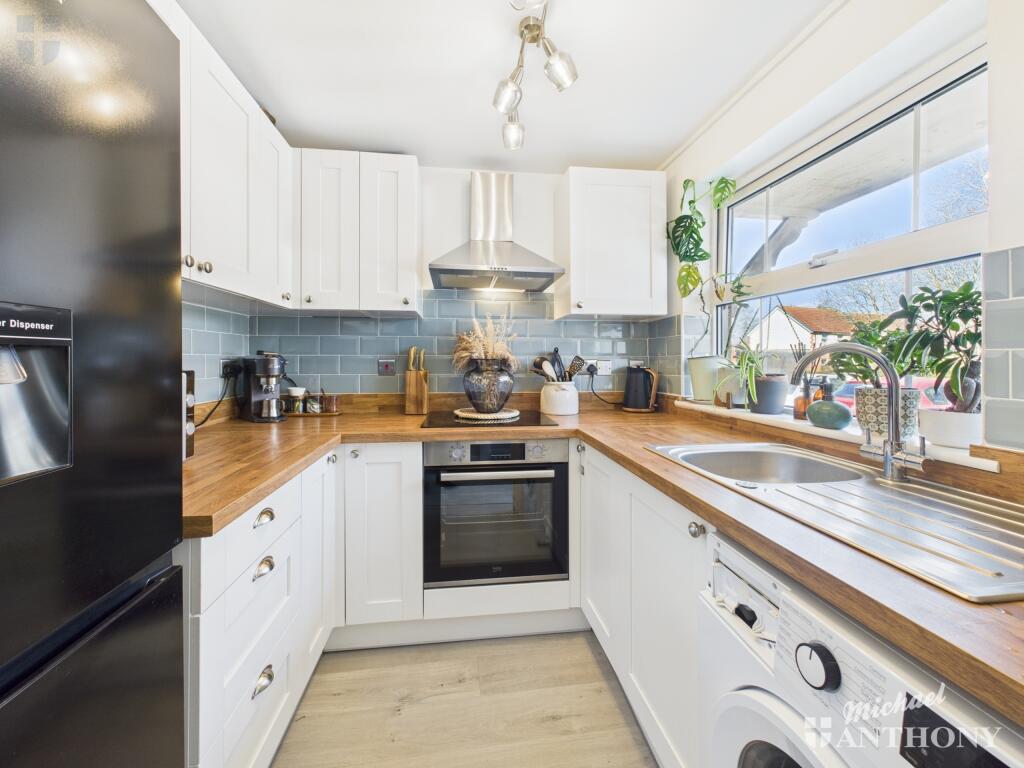 CAM03852G0-PR0216-STILL001