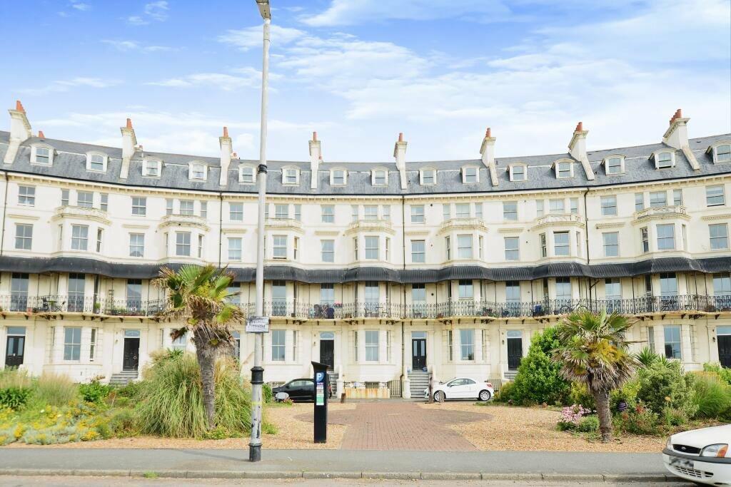 Marine Crescent