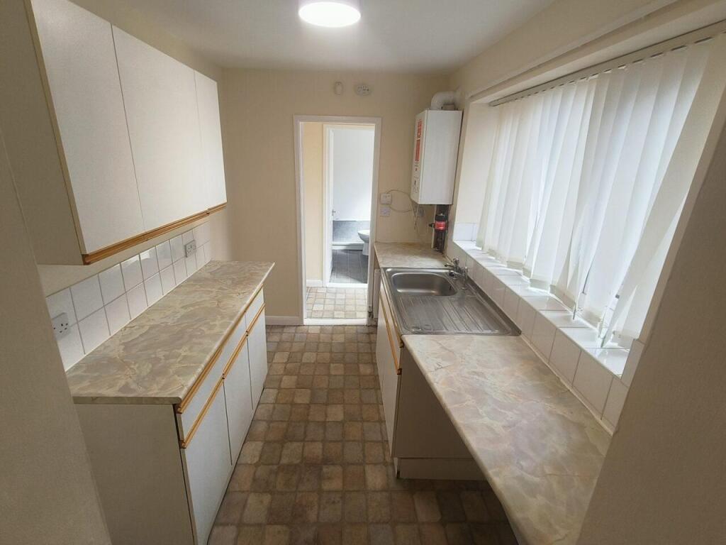 kitchen 1.jpg