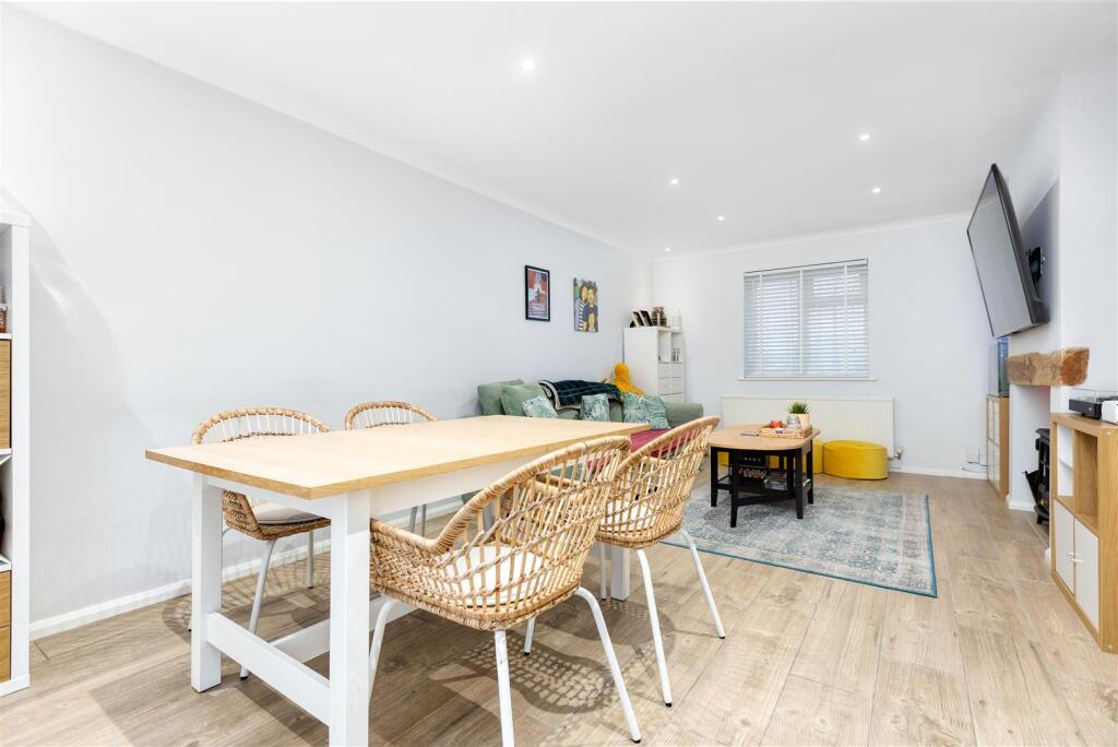 Dining to Lounge