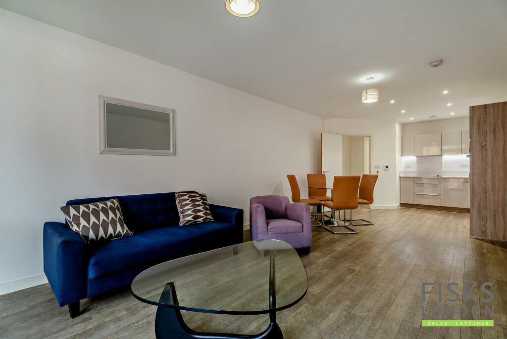 8614845-interior03-800.JPG