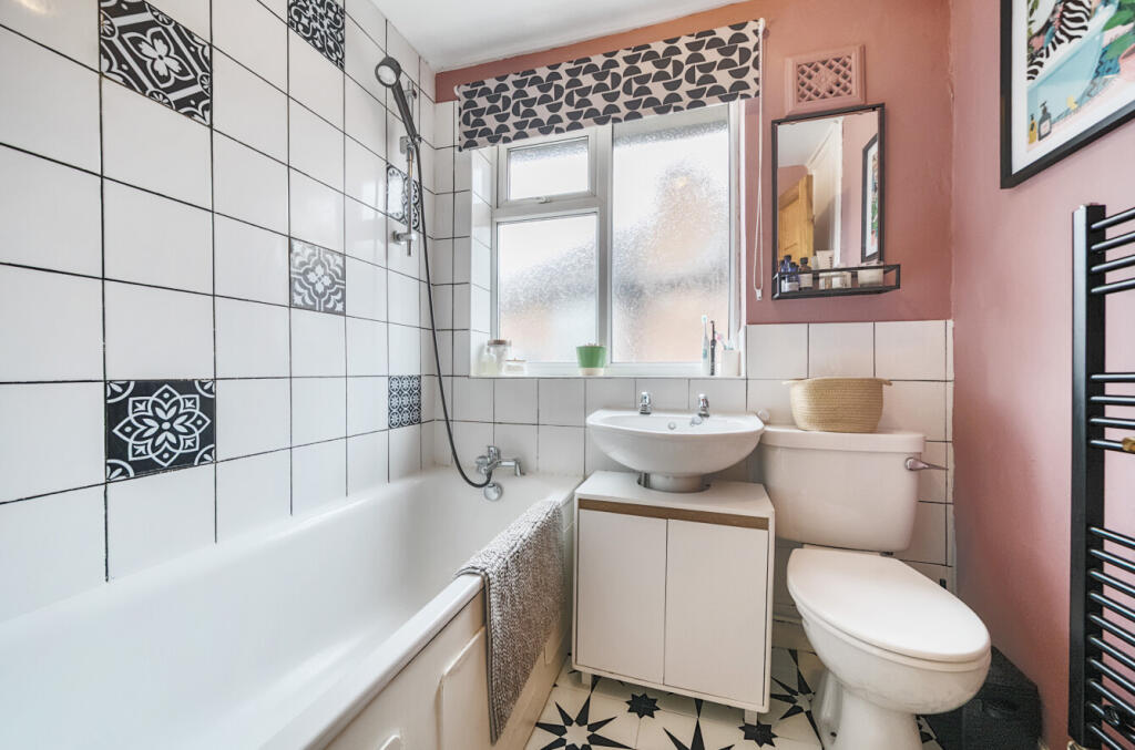 1343252-6-68a6ddf...