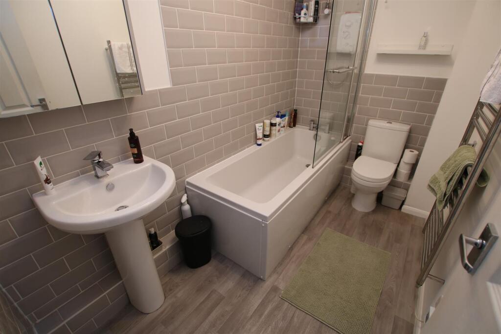 Bathroom.JPG