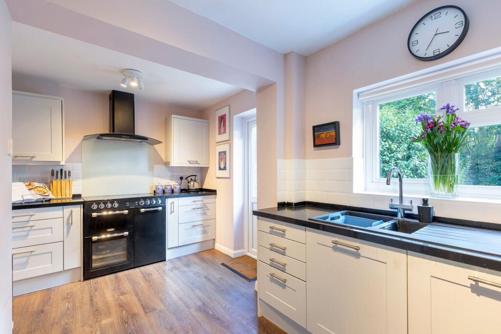 Finches Park Road, Lindfield, RH16