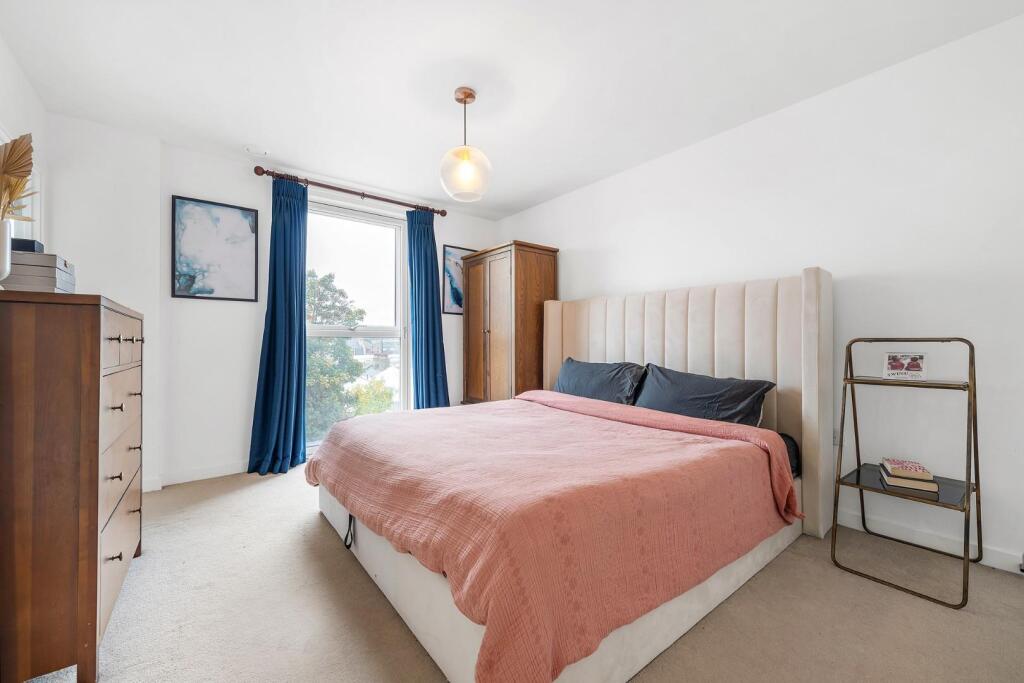 Bedroom 1.JPG