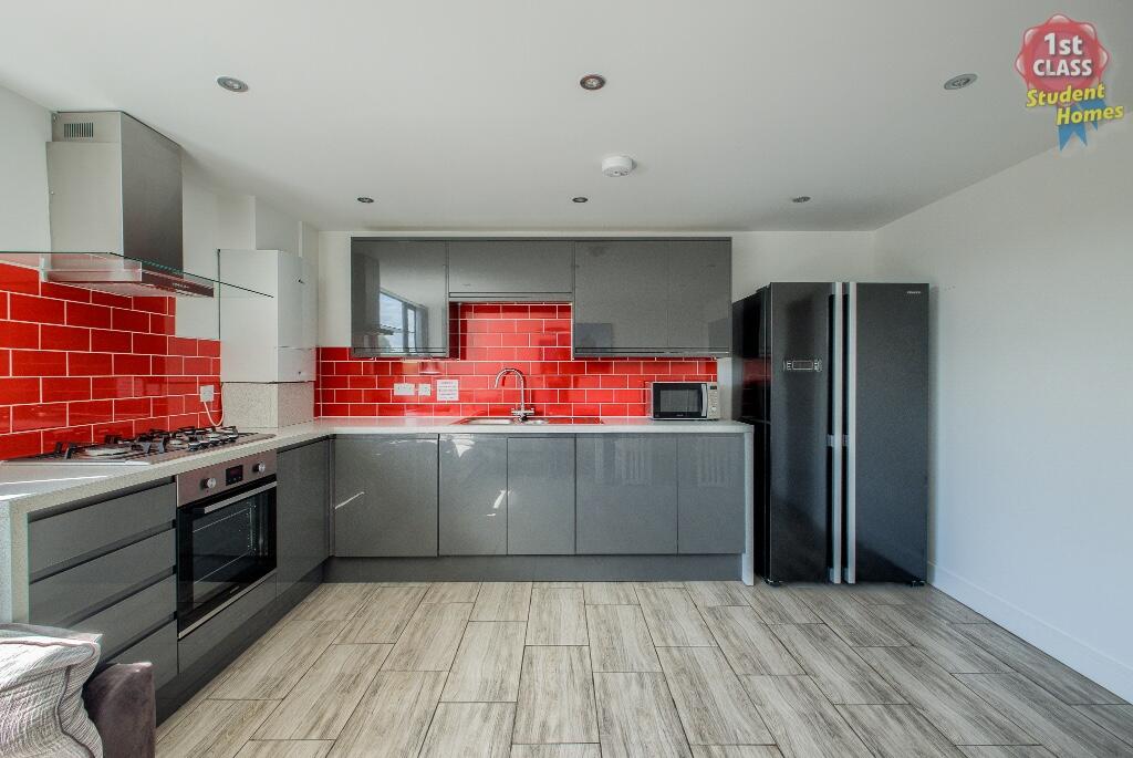 Kitchen/ Living Area