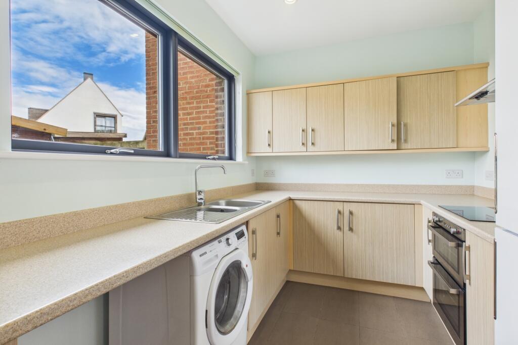 CAM03162G0-PR0331-STILL003