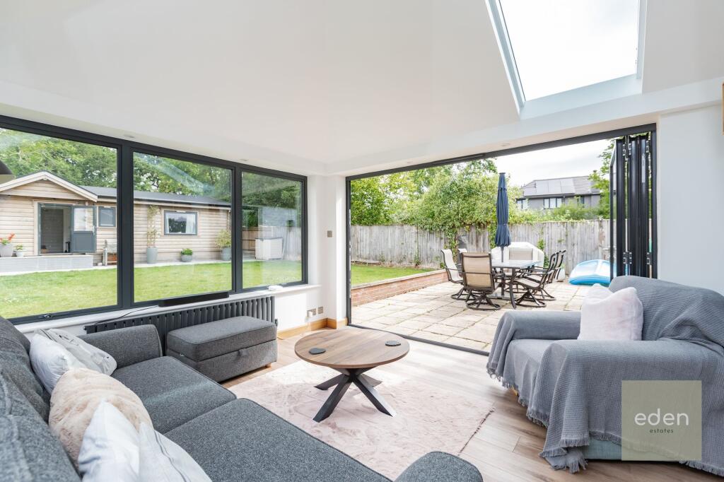 GARDEN ROOM