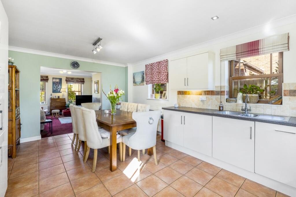 6 Abbey Gardens (Swineshead)-22