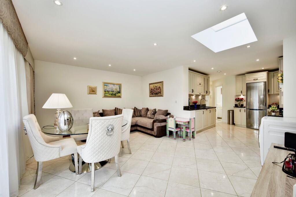 Open Plan Lounge &amp; Dining View