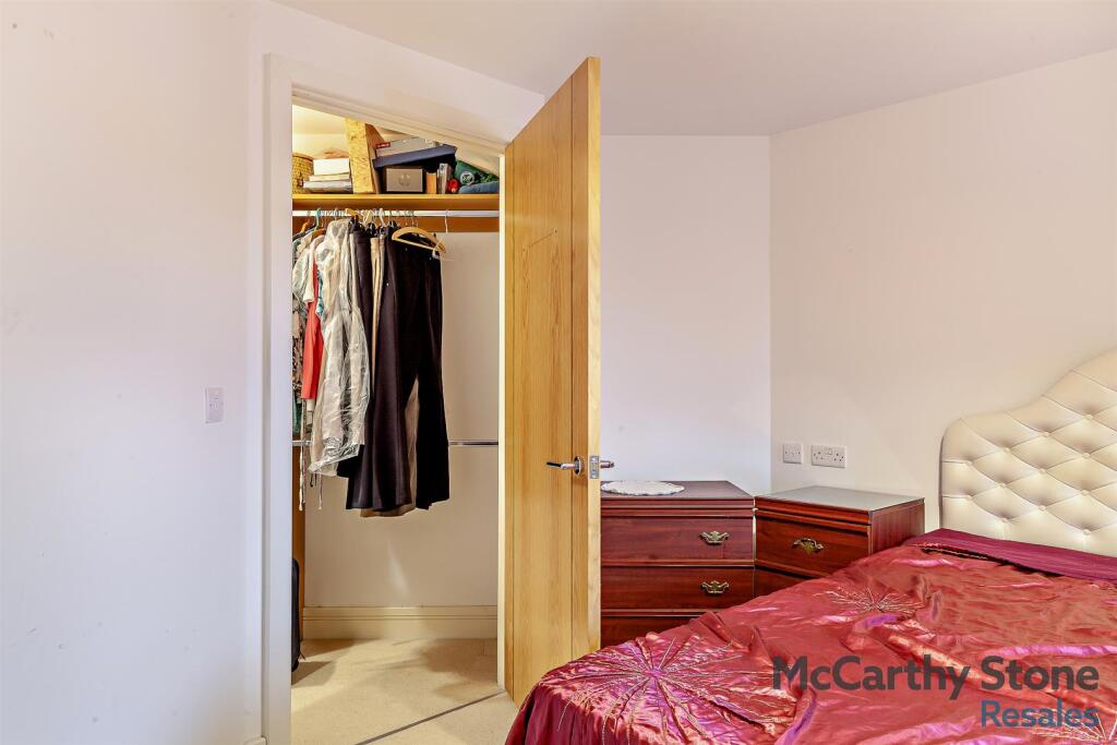 8636810-interior10-800.jpg
