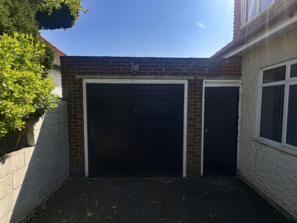 Garage (1)