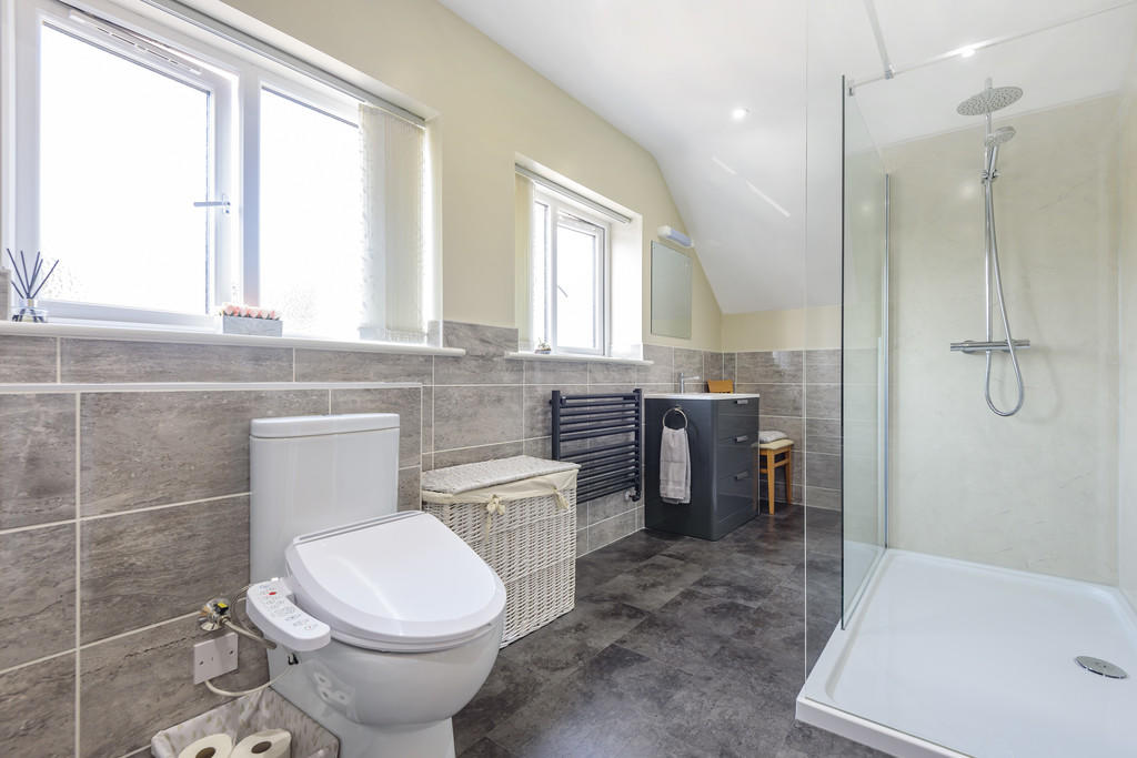 En-Suite Bathroom