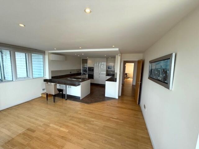 kitchen lounge hh