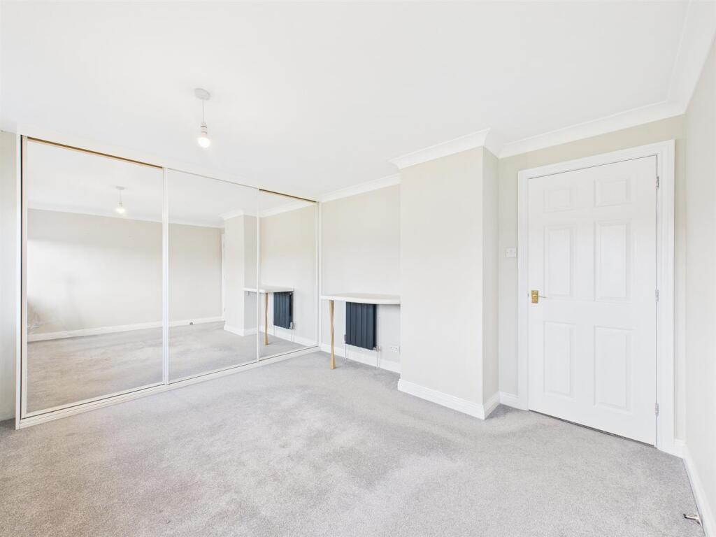 Bedroom 1.jpg
