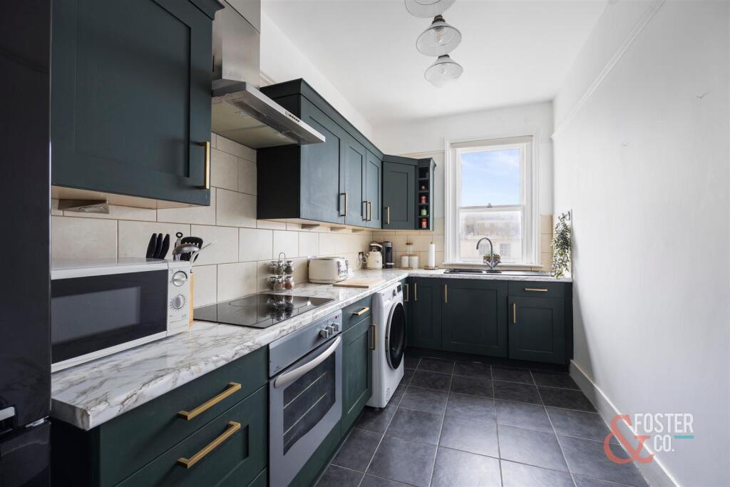 St Catherines Terrace, 13 Flat 4-010.JPG