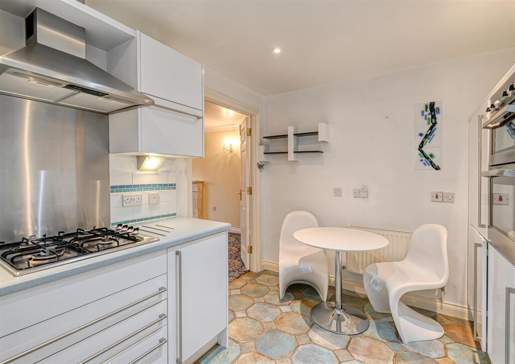 5 Westgate Lawns-7.jpg