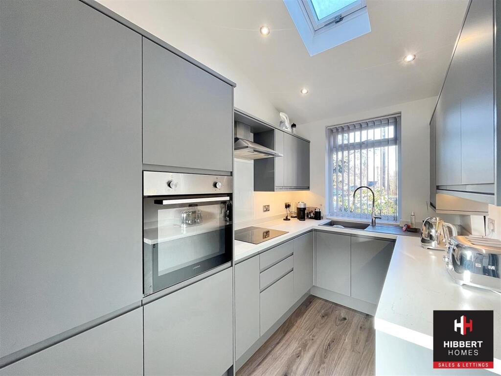 20 Brownlow Avenue 6.jpg